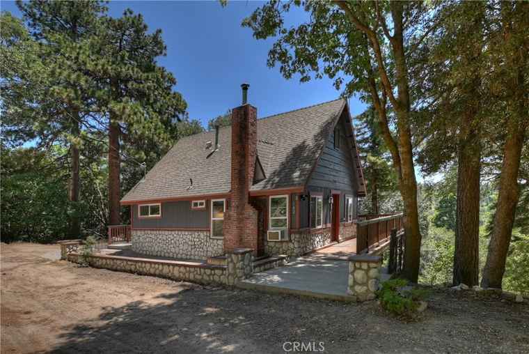 Photo of 582 Sunset View Rd Twin Peaks, CA 92391