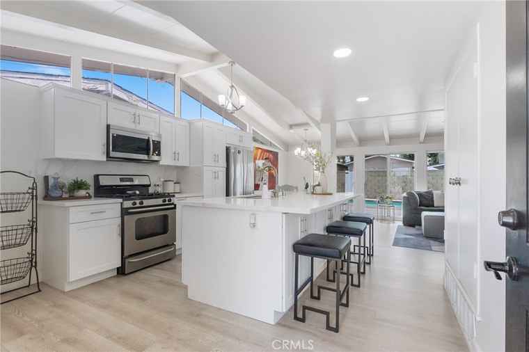 Photo of 10824 Groveside Ave Whittier, CA 90603