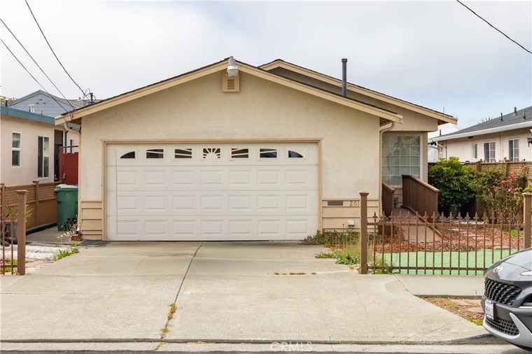 Photo of 2618 Virginia Ave Richmond, CA 94804