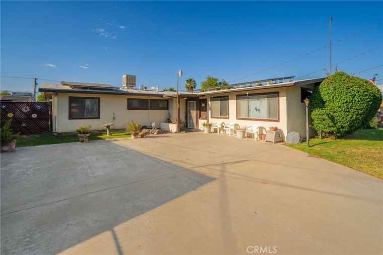 Photo of 618 E 2nd St Rialto, CA 92376
