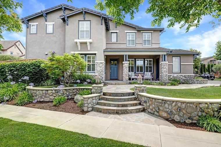 Photo of 15 Pleasanton Ln Ladera Ranch, CA 92694
