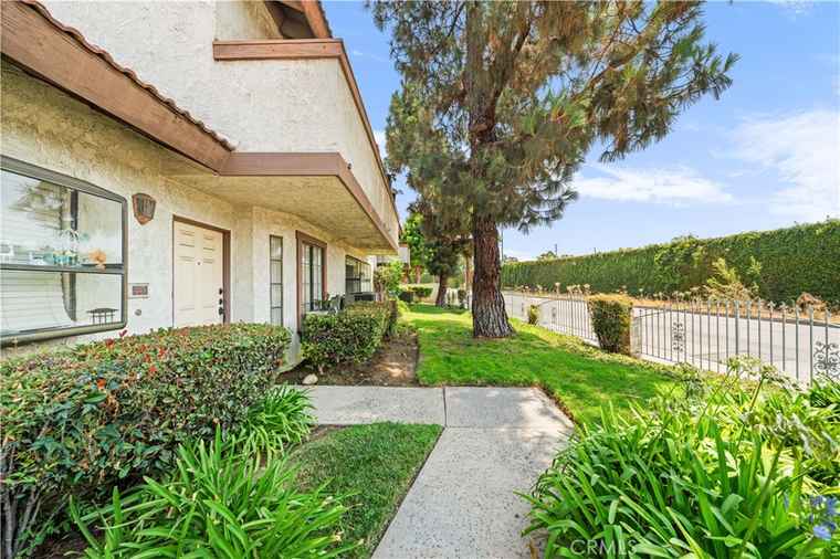 Photo of 104 Poxon Pl West Covina, CA 91790