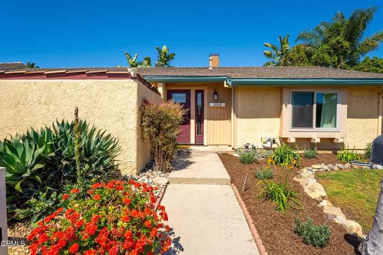 Photo of 10215 Alexandria St Ventura, CA 93004