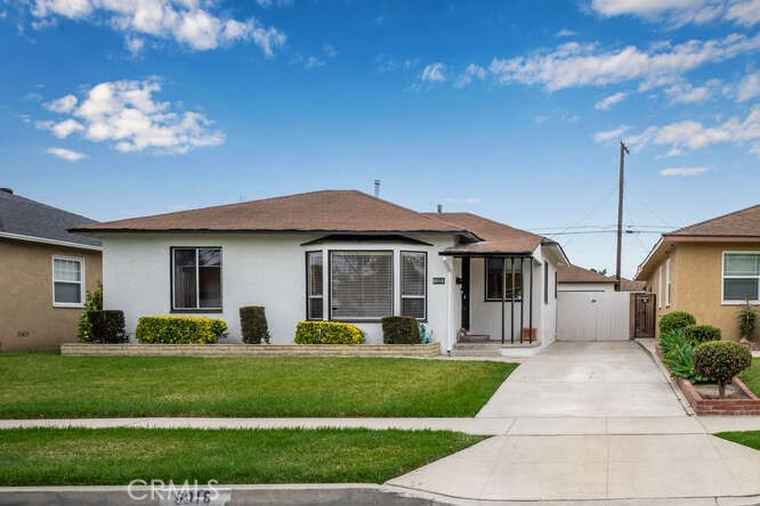 Photo of 6016 Sugarwood St Lakewood, CA 90713