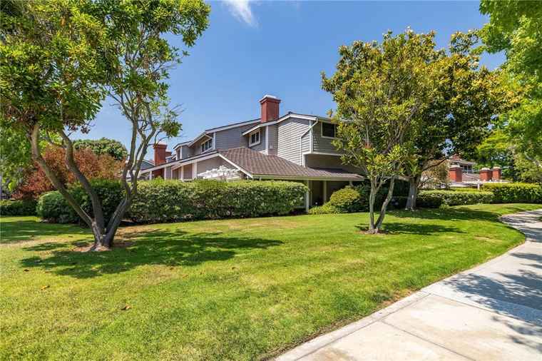 Photo of 11 Catalina Ct Manhattan Beach, CA 90266