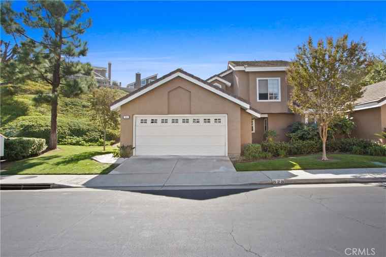 Photo of 828 S Sapphire Ln Anaheim Hills, CA 92807