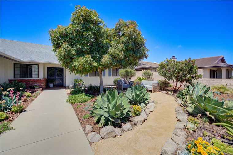 Photo of 1629 Hillsboro Dr Santa Maria, CA 93454