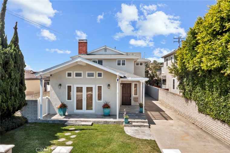 Photo of 1069 Avenue D Redondo Beach, CA 90277