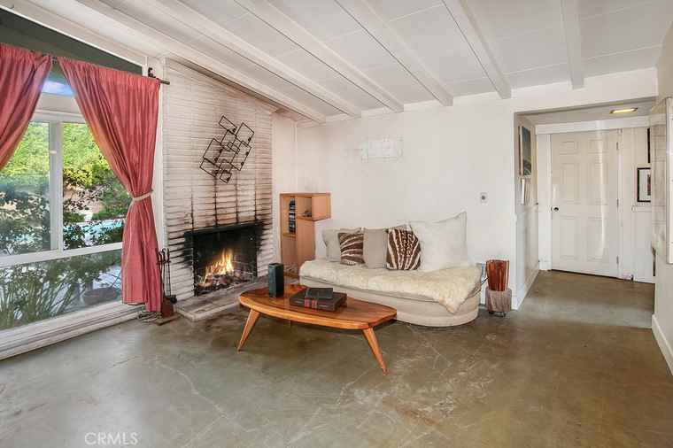 Photo of 7938 Sale Ave West Hills, CA 91304