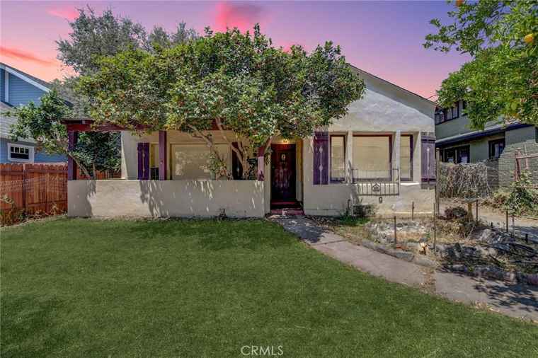 Photo of 585 Mountain View St Altadena, CA 91001