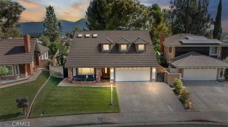 Photo of 19 Black Oak Dr Phillips Ranch, CA 91766