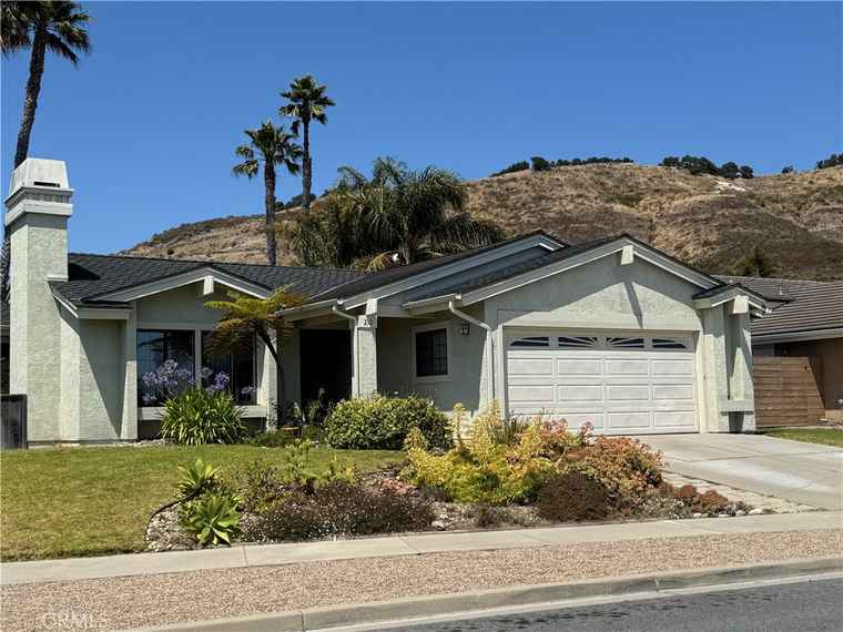 Photo of 210 Encanto Ave Pismo Beach, CA 93449