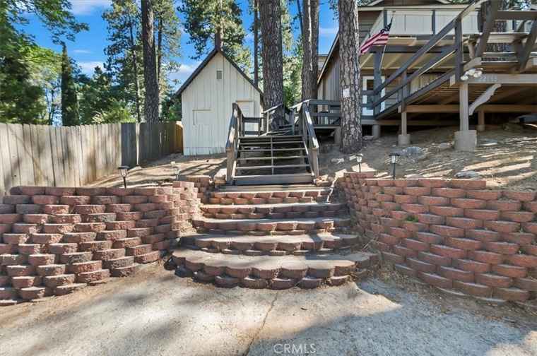 Photo of 22988 Pine Ln Crestline, CA 92325