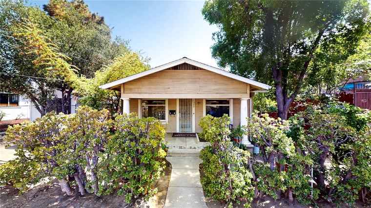 Photo of 1322 E California Ave Glendale, CA 91206
