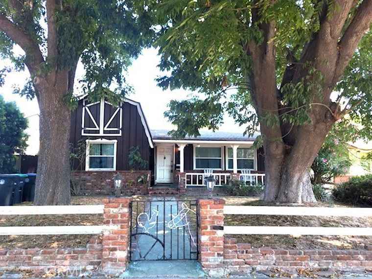 Photo of 155 Pasadena Ave Tustin, CA 92780