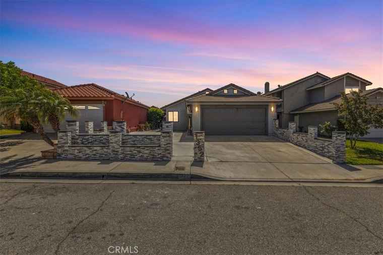 Photo of 1352 Whiteoak Rd Colton, CA 92324
