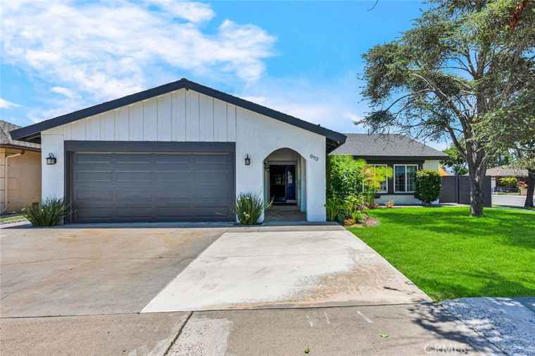 Photo of 10912 Nighthawk Cir Fountain Valley, CA 92708