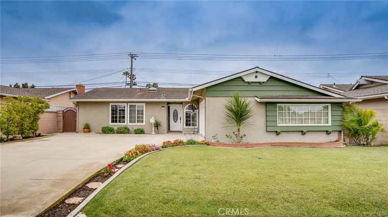 Photo of 5202 Caliente Dr Huntington Beach, CA 92649