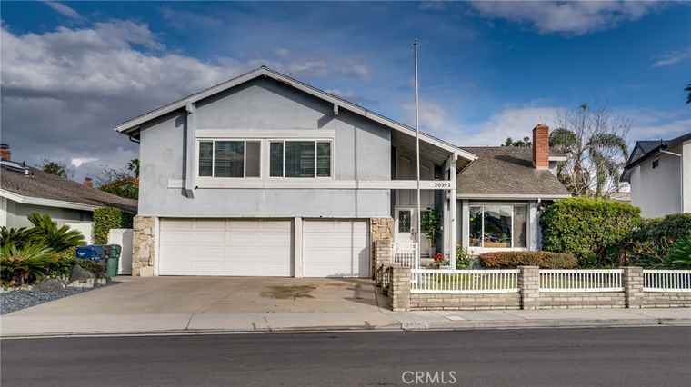 Photo of 20392 Redwood Ln Huntington Beach, CA 92646