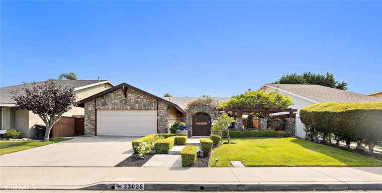 Photo of 33025 Christina Dr Dana Point, CA 92629
