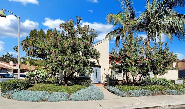 Photo of 27551 Brookside Ln San Juan Capistrano, CA 92675