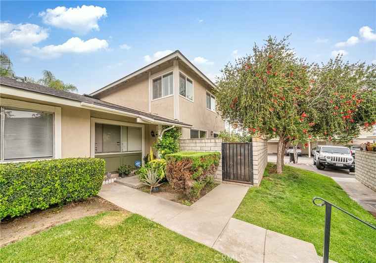 Photo of 1318 E Fairgrove Ave West Covina, CA 91792