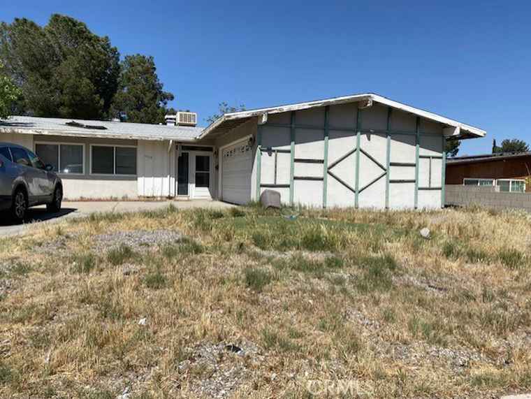 Photo of 14135 Wimbleton Dr Victorville, CA 92395