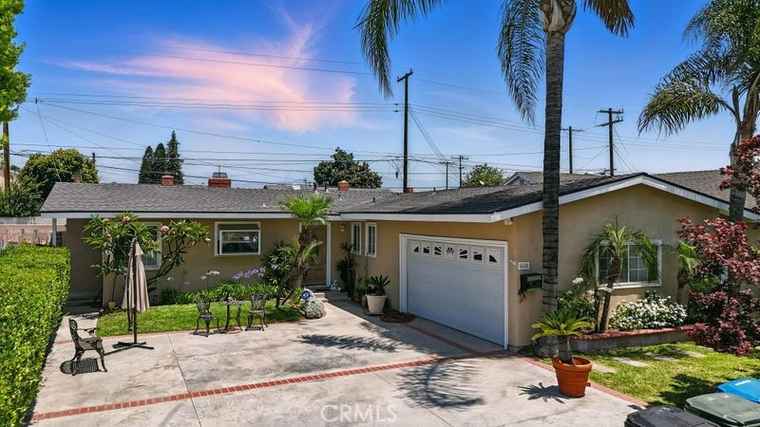 Photo of 665 N Waterbury Ave Covina, CA 91722