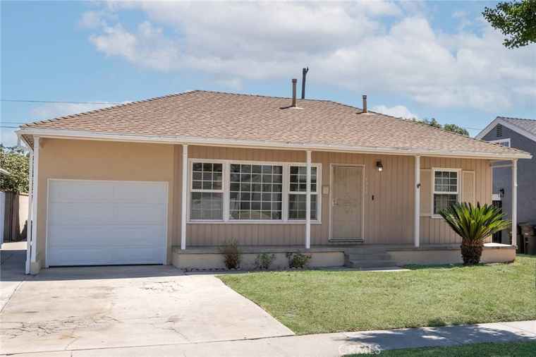 Photo of 5326 Lorelei Ave Lakewood, CA 90712