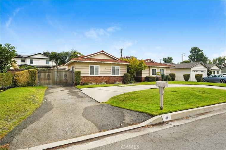 Photo of 111 E Magna Vista Ave Arcadia, CA 91006