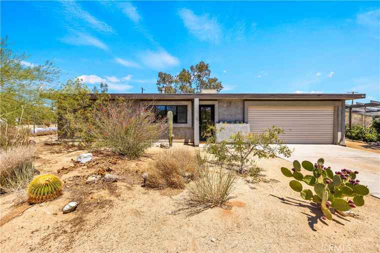 Photo of 4851 Avenida La Flora Desierta Joshua Tree, CA 92252
