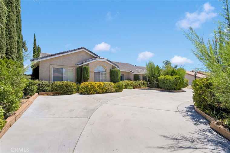 Photo of 12809 Yorkshire Dr Apple Valley, CA 92308