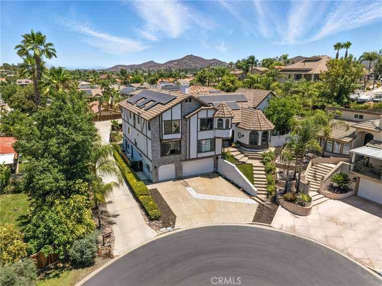 Photo of 29960 Wake Ct Canyon Lake, CA 92587