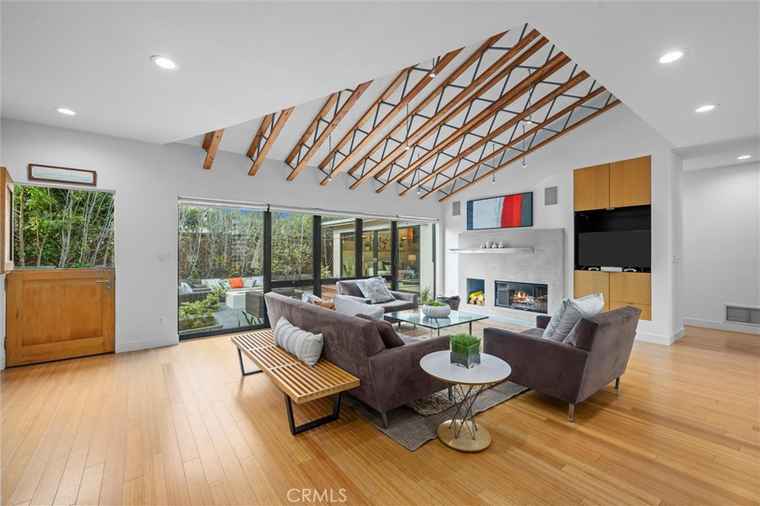 Photo of 1635 19th St Manhattan Beach, CA 90266