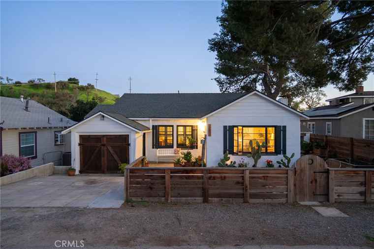 Photo of 127 Capitol Hill Dr Paso Robles, CA 93446