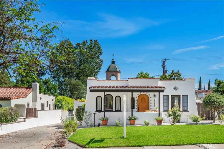 Photo of 2030 Jefferson Dr Pasadena, CA 91104