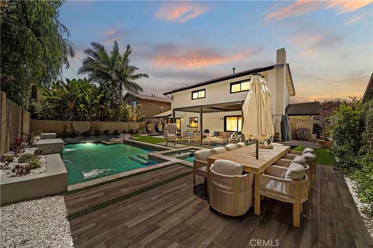 Photo of 6431 Reubens Dr Huntington Beach, CA 92647
