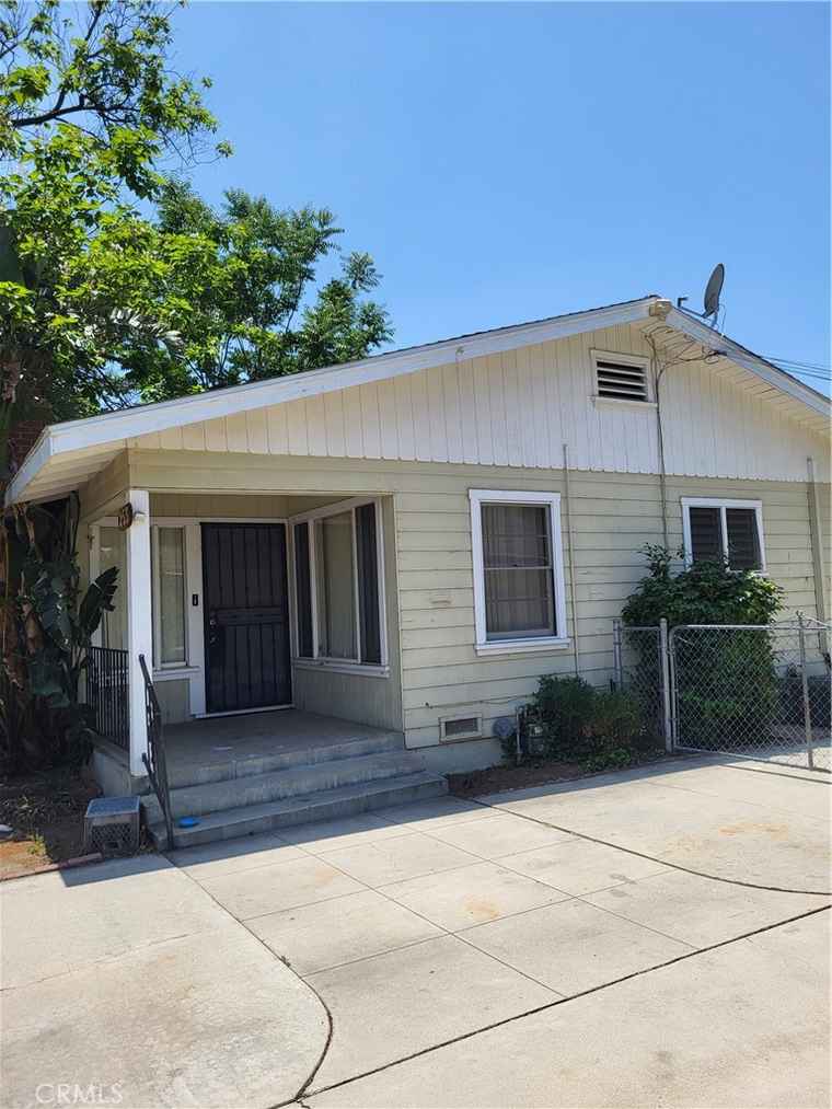Photo of 253 S Franklin St Hemet, CA 92543