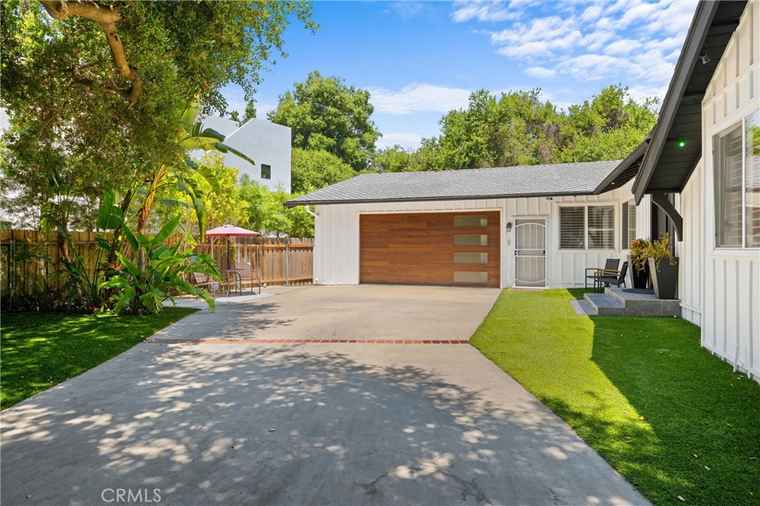 Photo of 22959 Humming Bird Way Calabasas, CA 91302