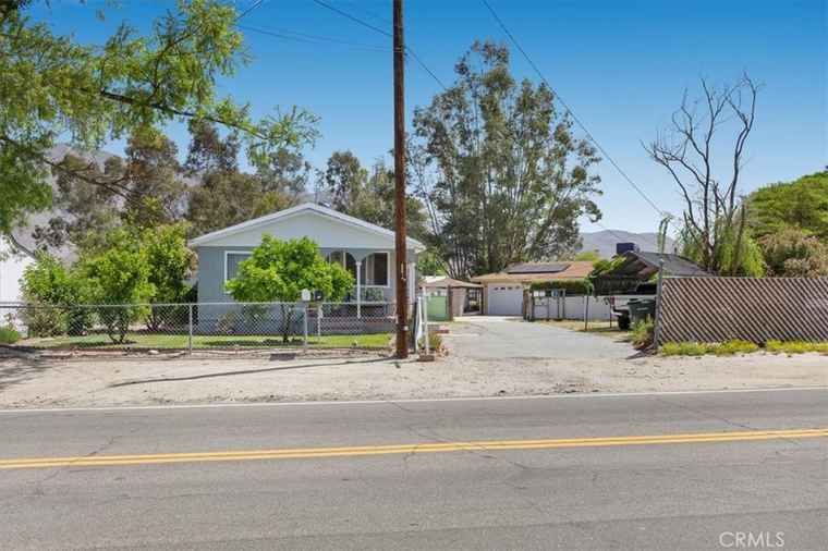 Photo of 243 Idyllwild Dr San Jacinto, CA 92583