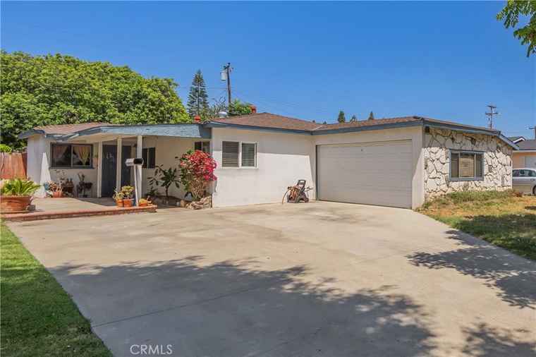 Photo of 20323 Seine Ave Lakewood, CA 90715