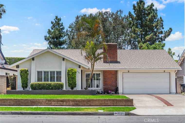 Photo of 3125 Yukon Ave Costa Mesa, CA 92626