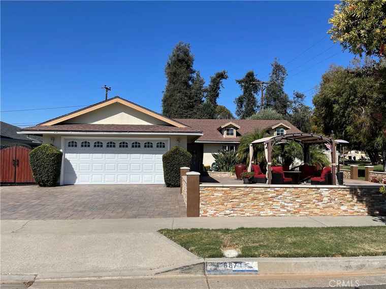 Photo of 6671 Edgemont Dr Huntington Beach, CA 92647