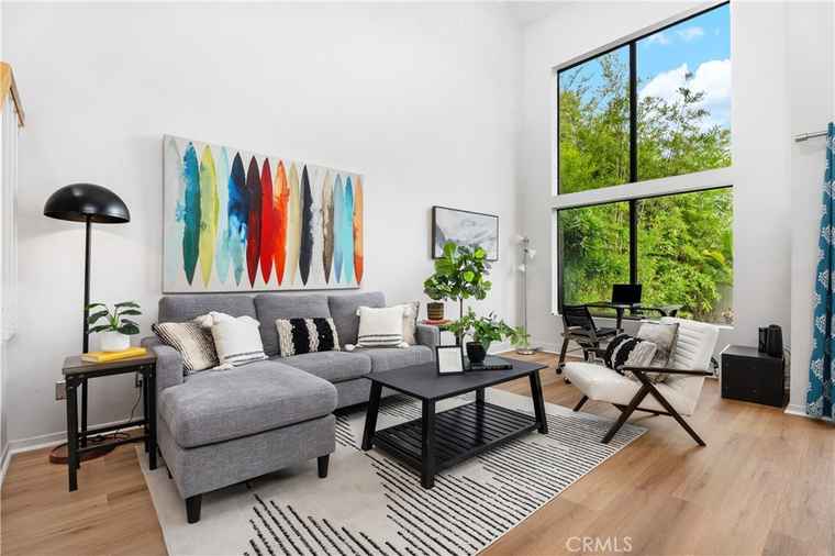 Photo of 915 Lombard Ct Costa Mesa, CA 92626