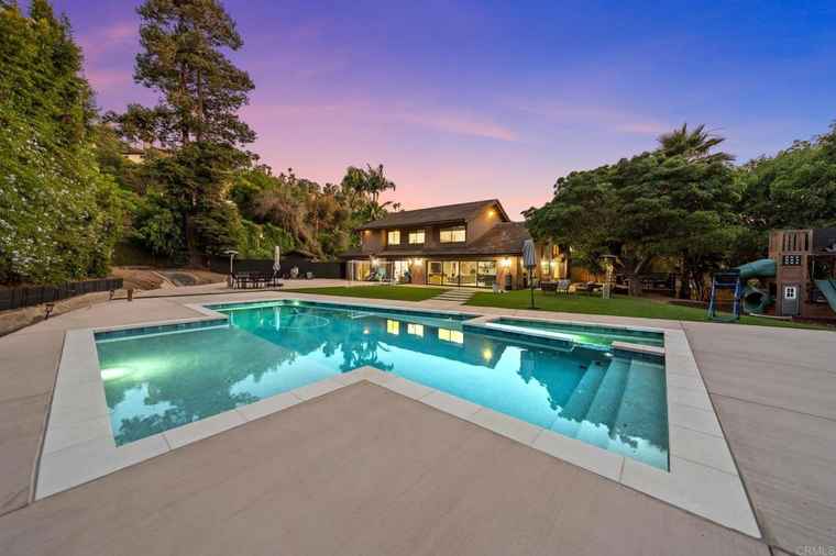 Photo of 20 Lake Helix Dr La Mesa, CA 91941