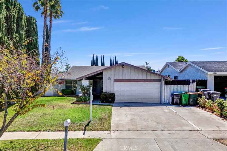 Photo of 1407 Opal St Corona, CA 92882