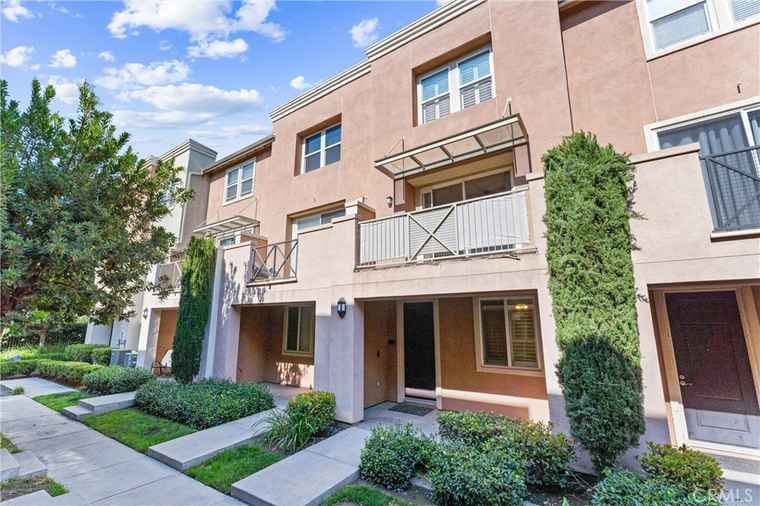 Photo of 500 N Willowbrook Ave Unit L6 Compton, CA 90220