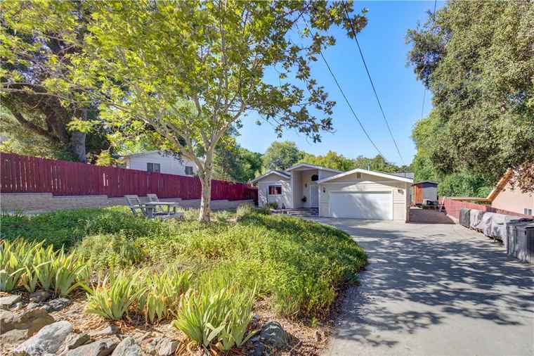 Photo of 4887 Arizona Ave Atascadero, CA 93422