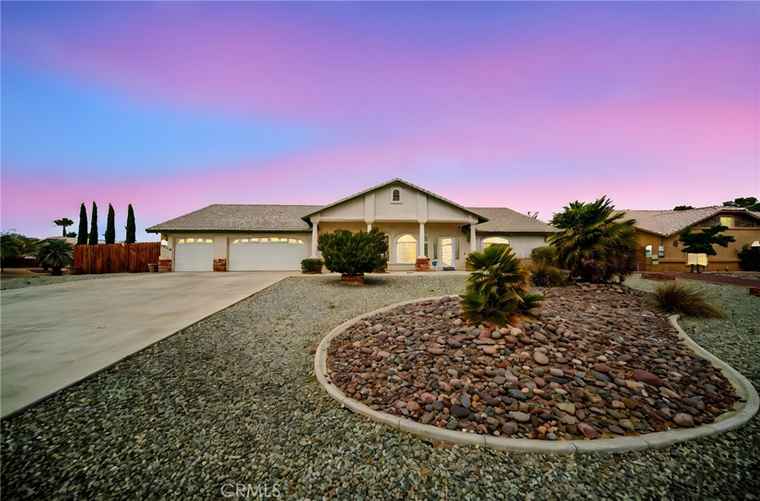 Photo of 12710 Yorkshire Dr Apple Valley, CA 92308
