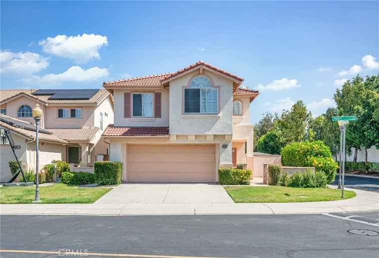 Photo of 575 E Nubia St Covina, CA 91722